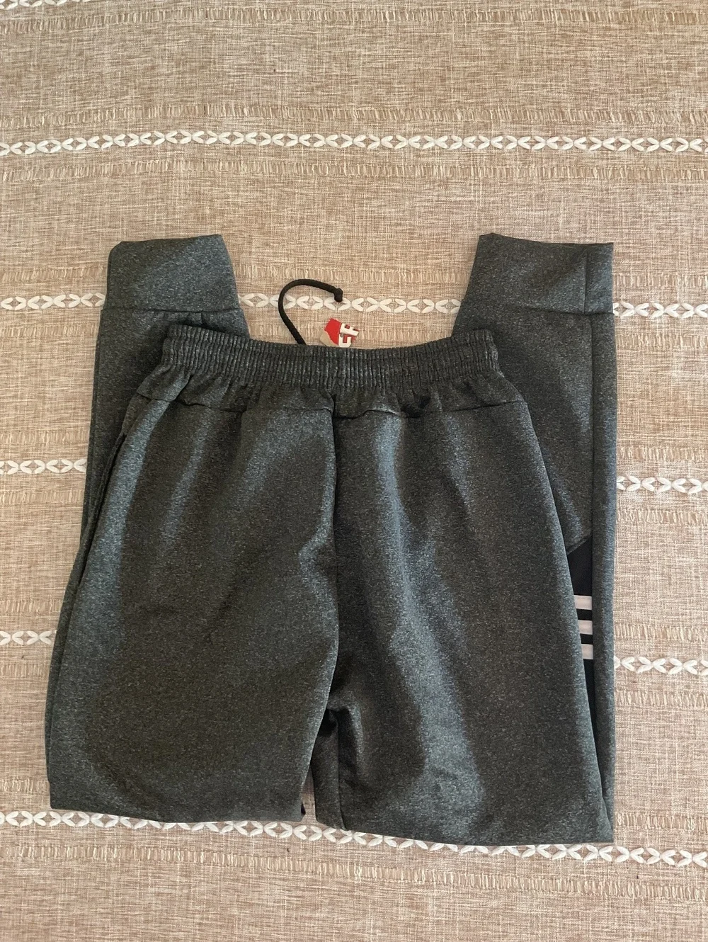 NWOT PUMA Boys Graphic Panel Joggers Sweatpants - Charcoal Gray - Size M (10/12)